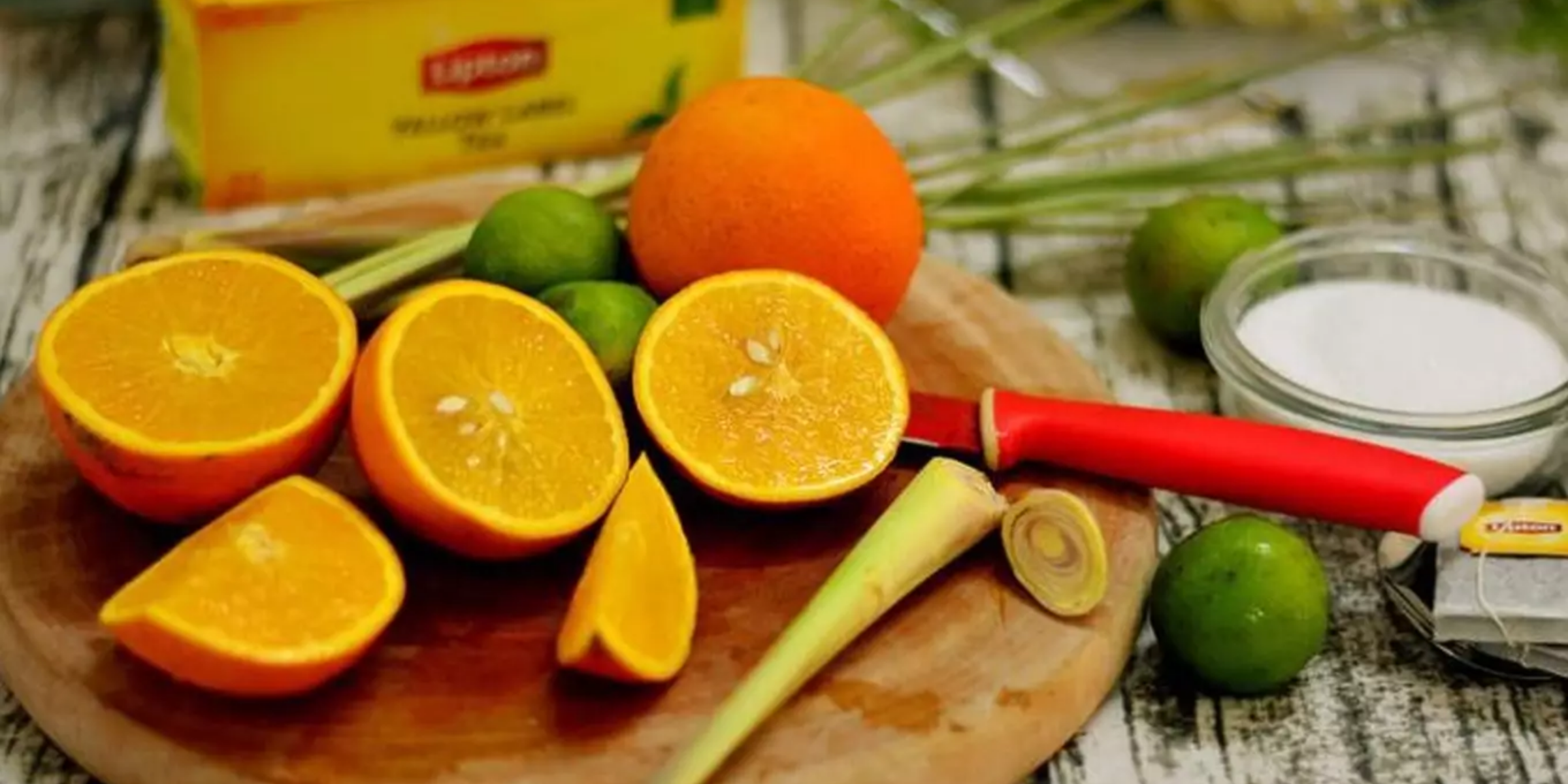 Cam và chanh không những cung cấp cho bạn vitamin C mà còn tăng cảm giác.